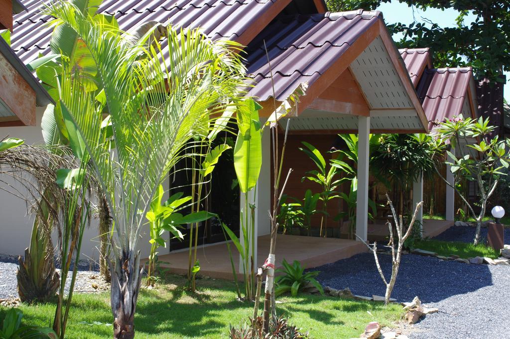 सहारा Thai House 3*